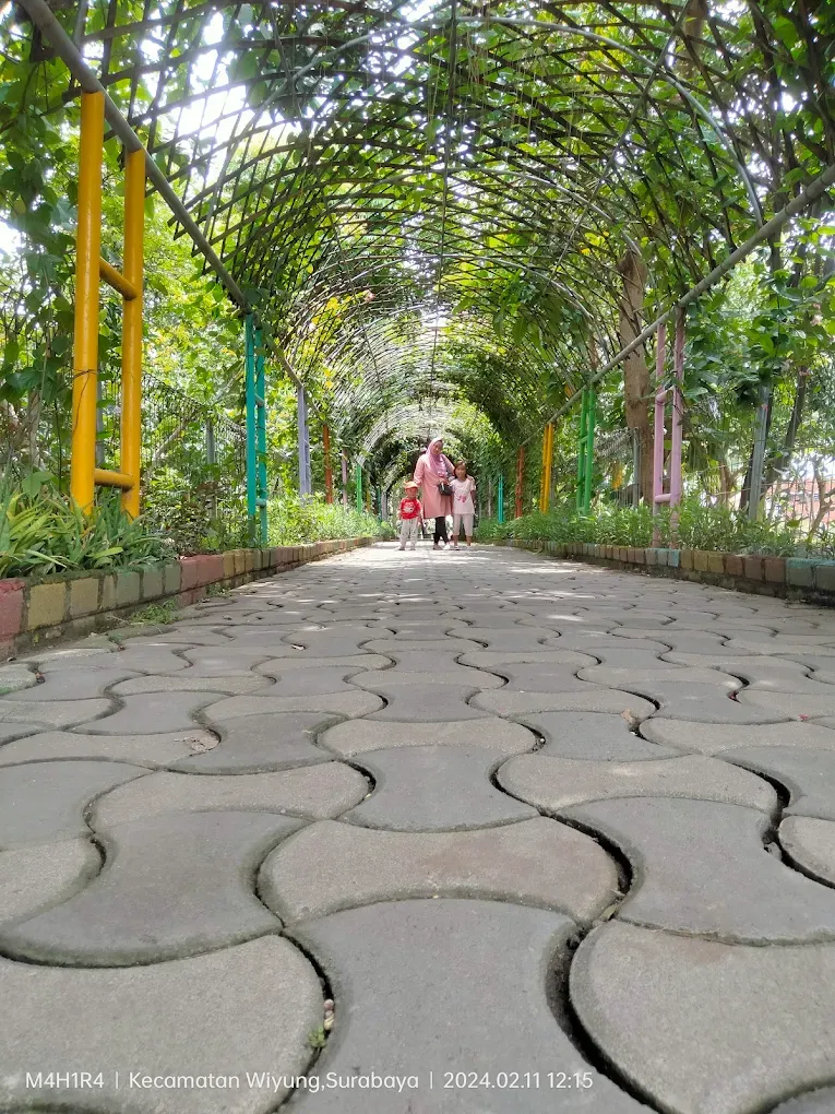 1. Hutan Kota Balas Klumprik.webp