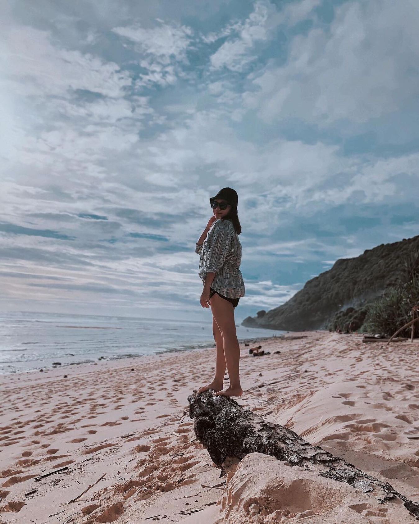 1. Pantai Nyang Nyang.jpg