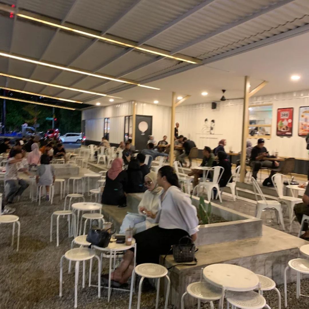 3. Kopi Kenangan Ahmad Yani Surabaya.jpg