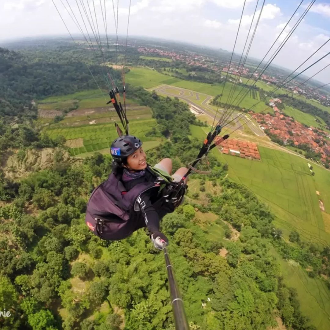 3. Paralayang Gunung Panten.jpg