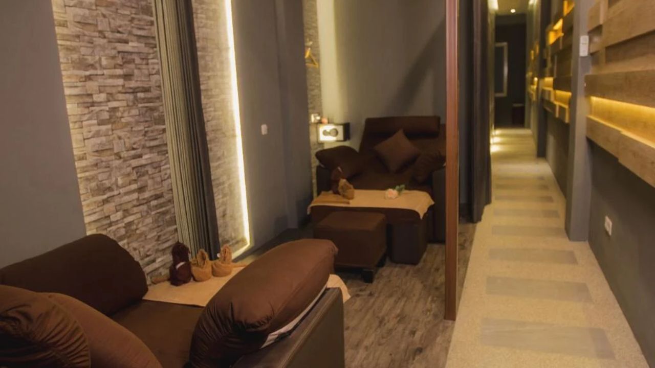 3. Siam Family Reflexology.jpg