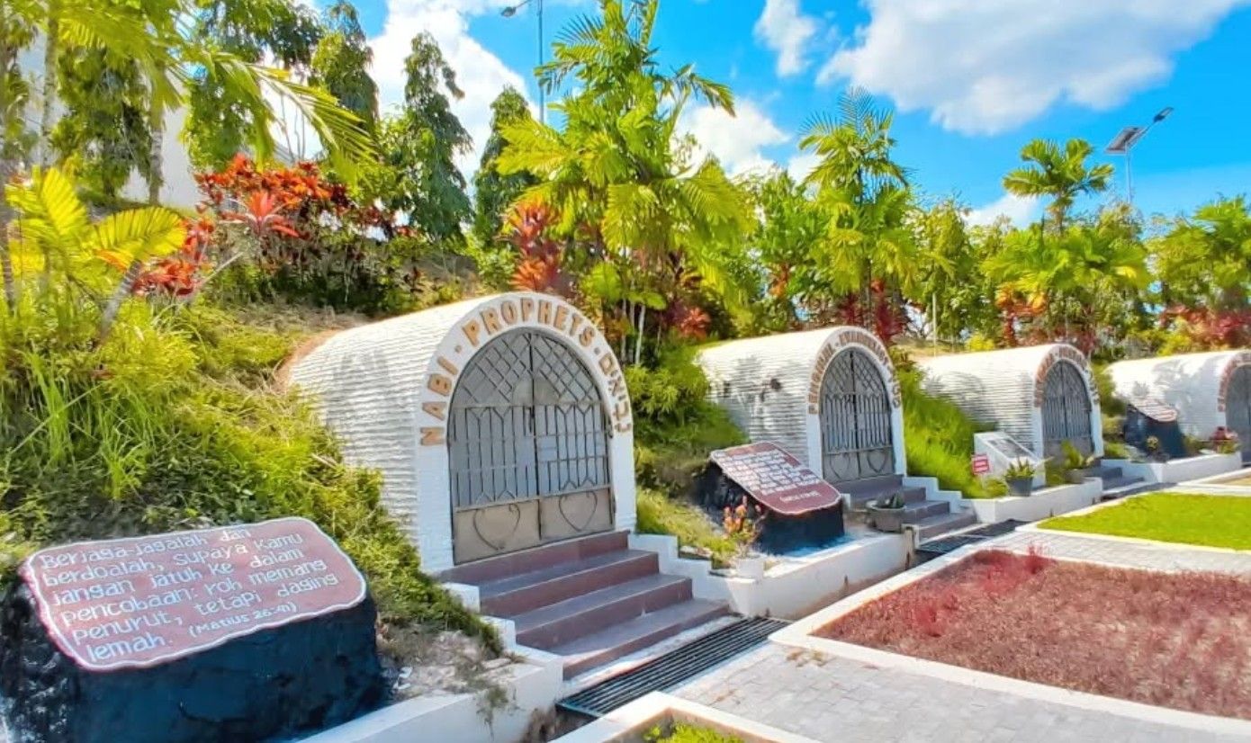 4. Bukit Doa Balikpapan.jpg