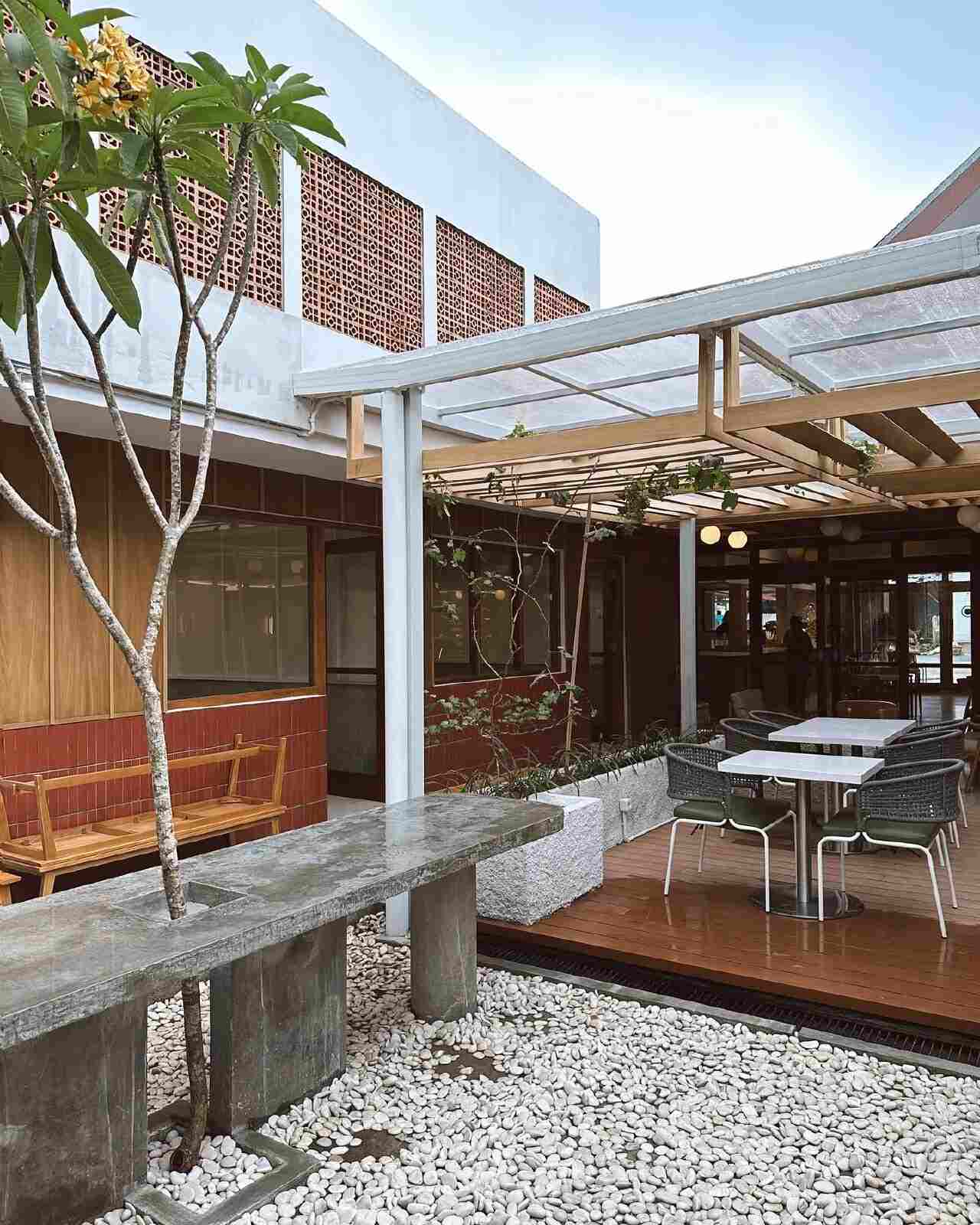 Amez Coffee & Eatery.jpg