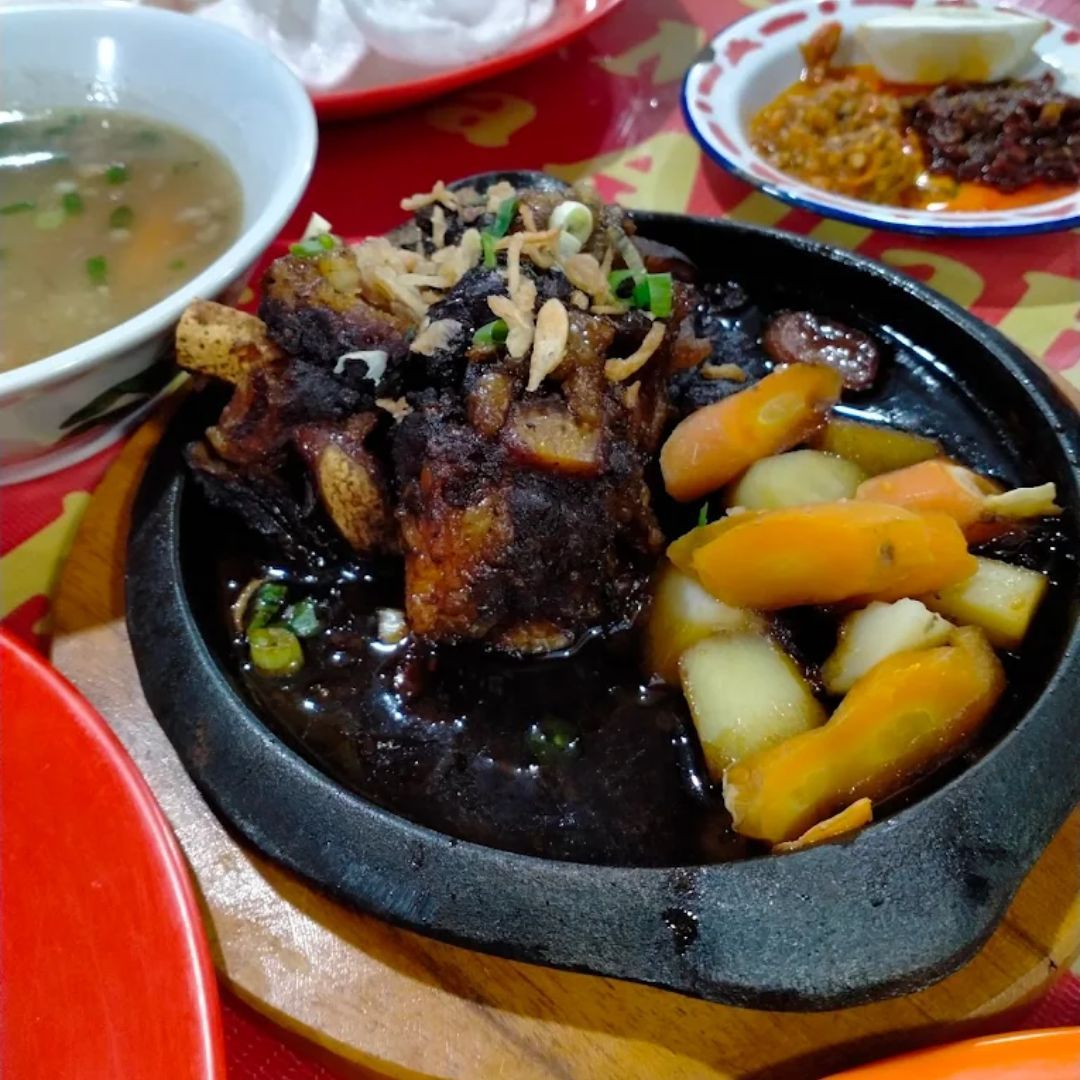 Ayam dan Sop Iga Jontor.jpg