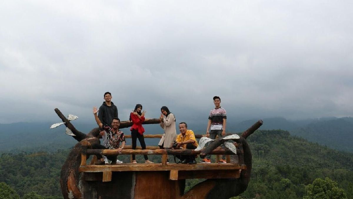 Bukit Gandrung Tanggulasi.jpeg