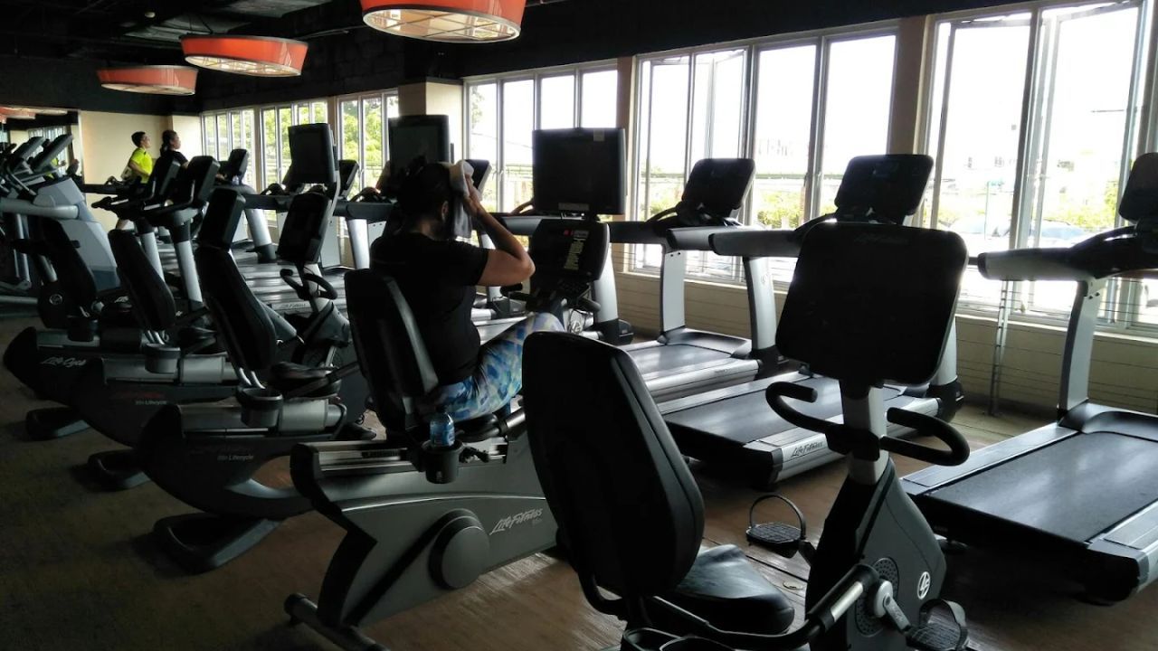 Celebrity Fitness Paris Van Java Bandung.jpg