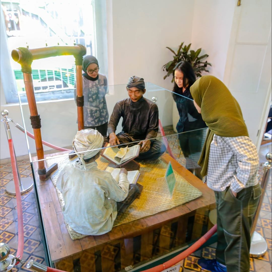 Diorama Museum Pendidikan Surabaya .jpg