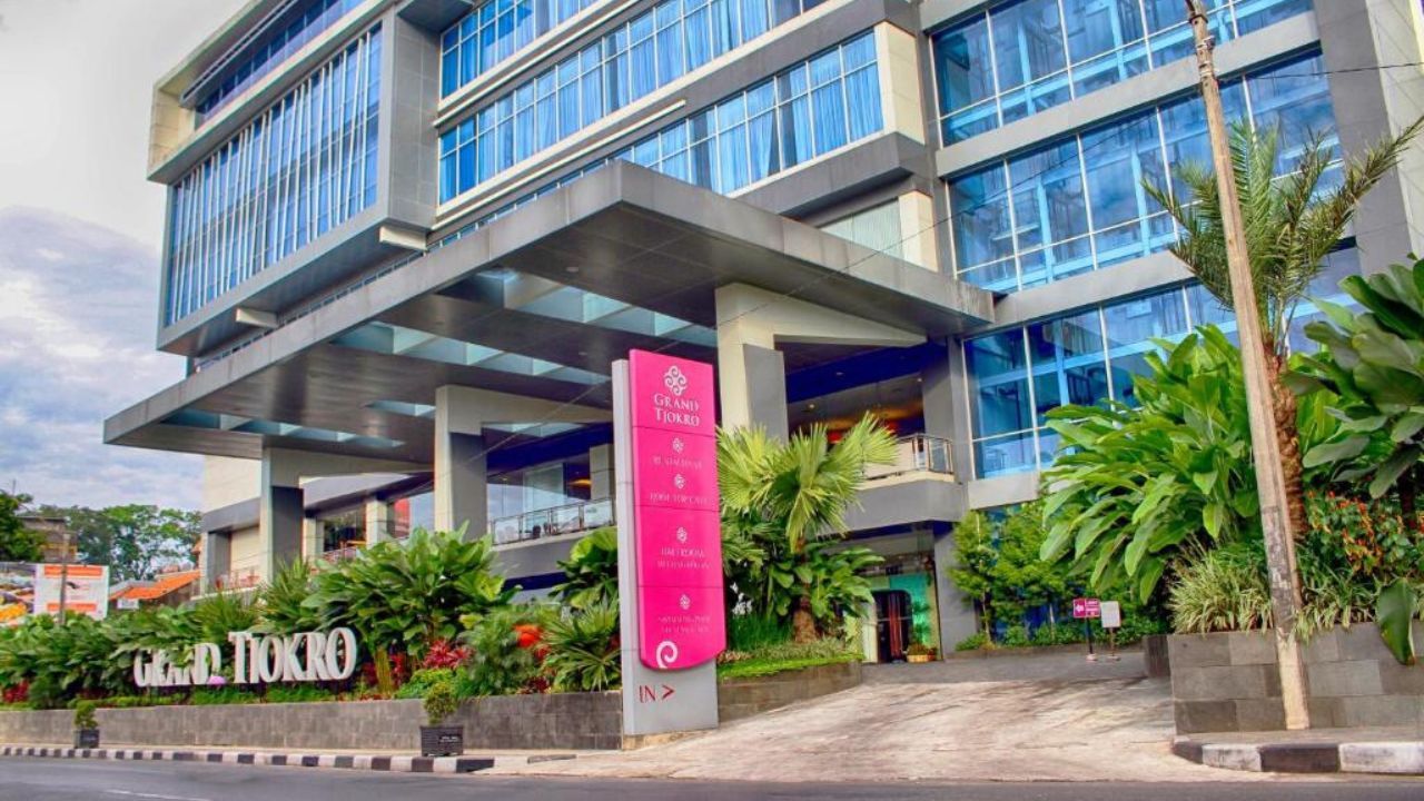 Grand Tjokro Premiere Bandung.jpg