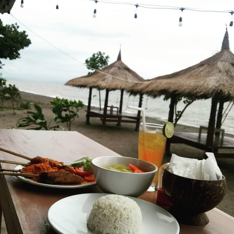 Kedai Panorama Pantai Tanjung Bias.jpg