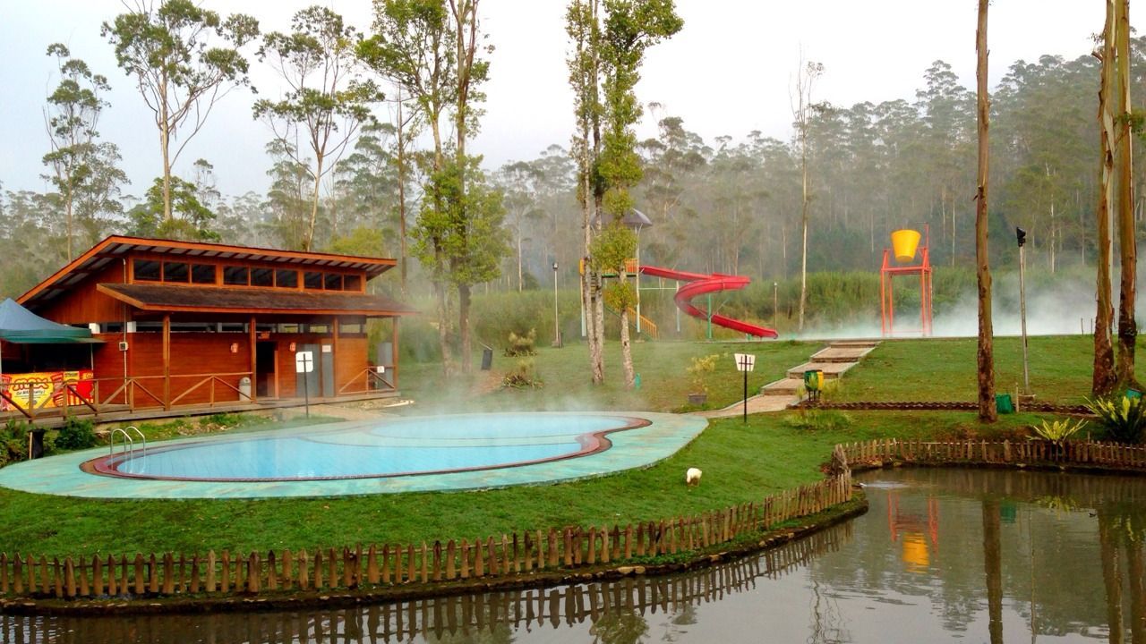 Kolam air hangat di Ranca Upas.jpg