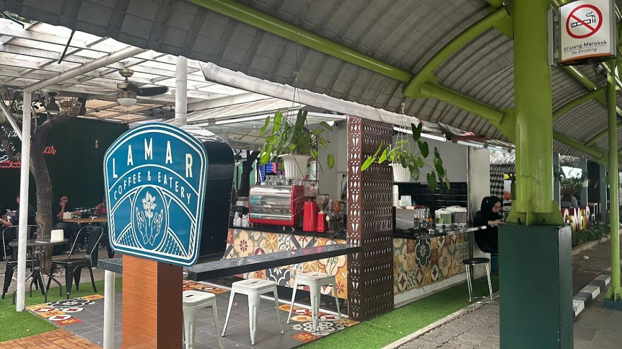 Lamar Coffee and Eatery Gambir.jpg