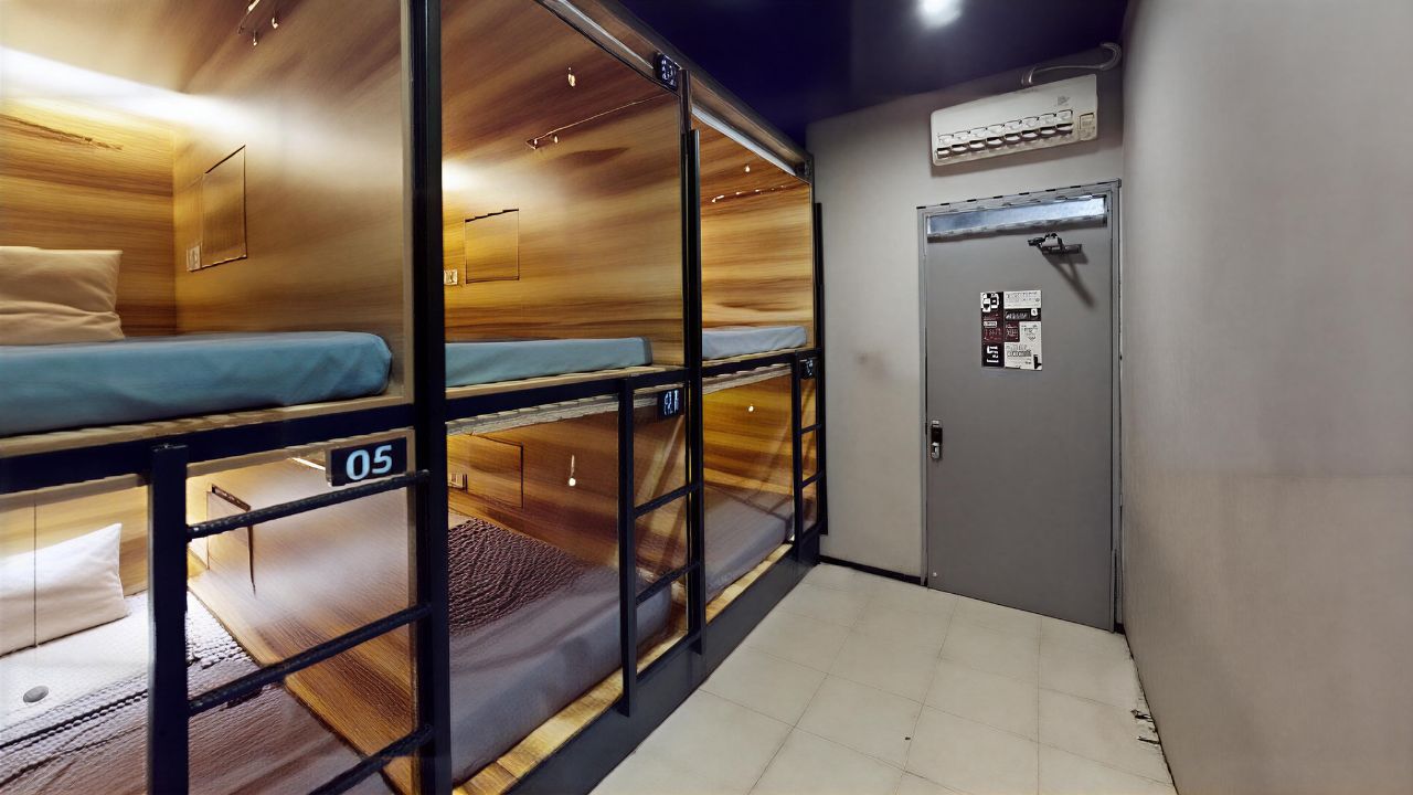 Livinn Hostel Surabaya.jpg