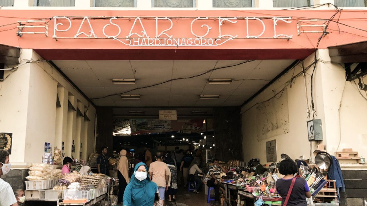 Lokasi, Cara Menuju, dan Jam Buka Pasar Gede Solo.jpg