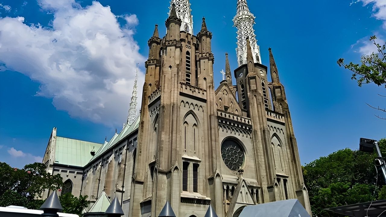 Lokasi dan Cara Menuju Gereja Katedral Jakarta.jpg