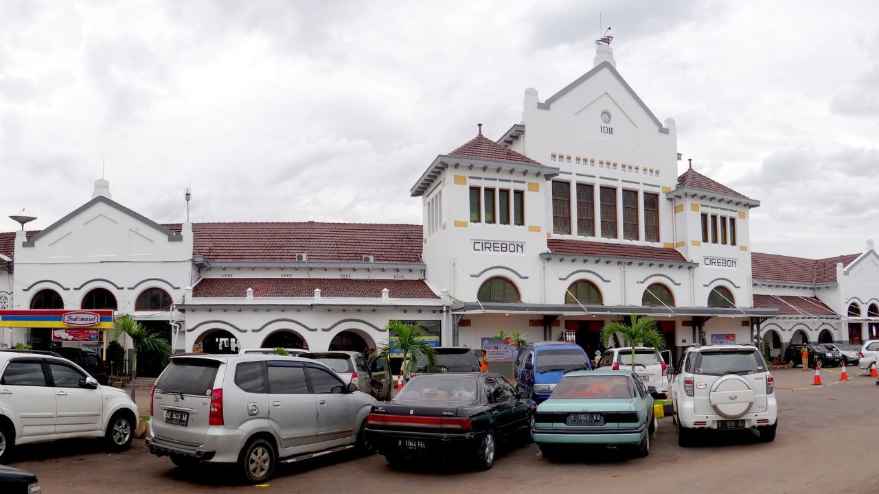 Lokasi dan Cara Menuju Stasiun Cirebon Kejaksan.jpg