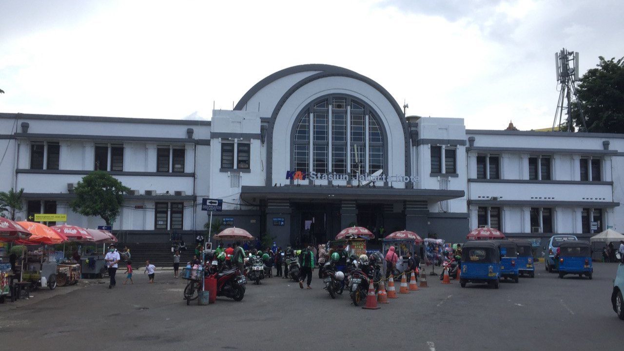 Stasiun Jakarta Kota: Sejarah, Lokasi, dan Cara Menuju