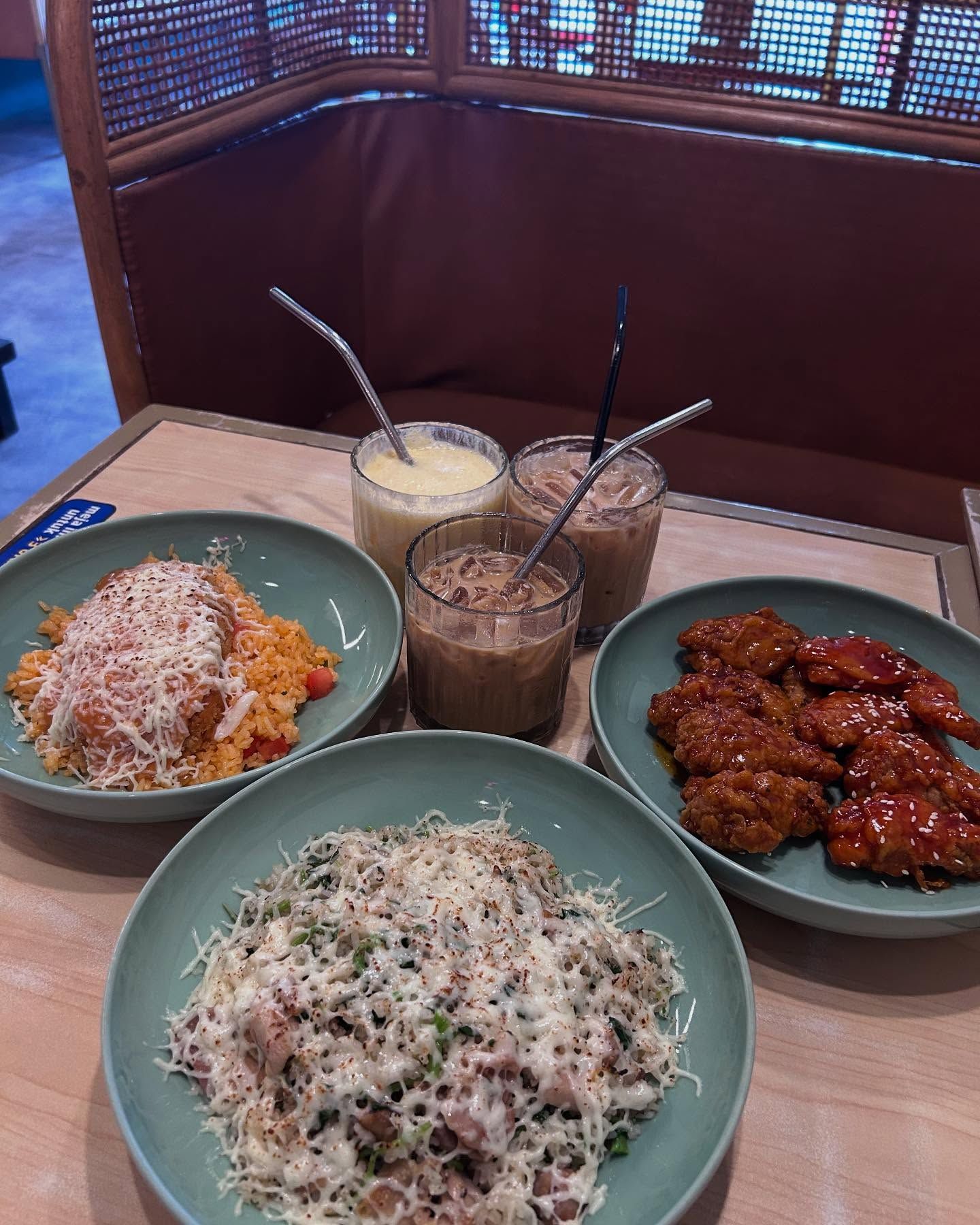 Makanan di Ayamayaman.jpg