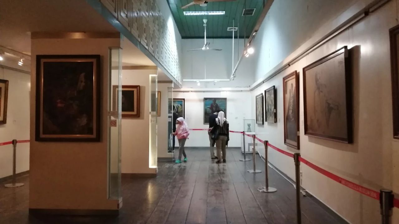 Museum Seni Rupa dan Keramik.jpg