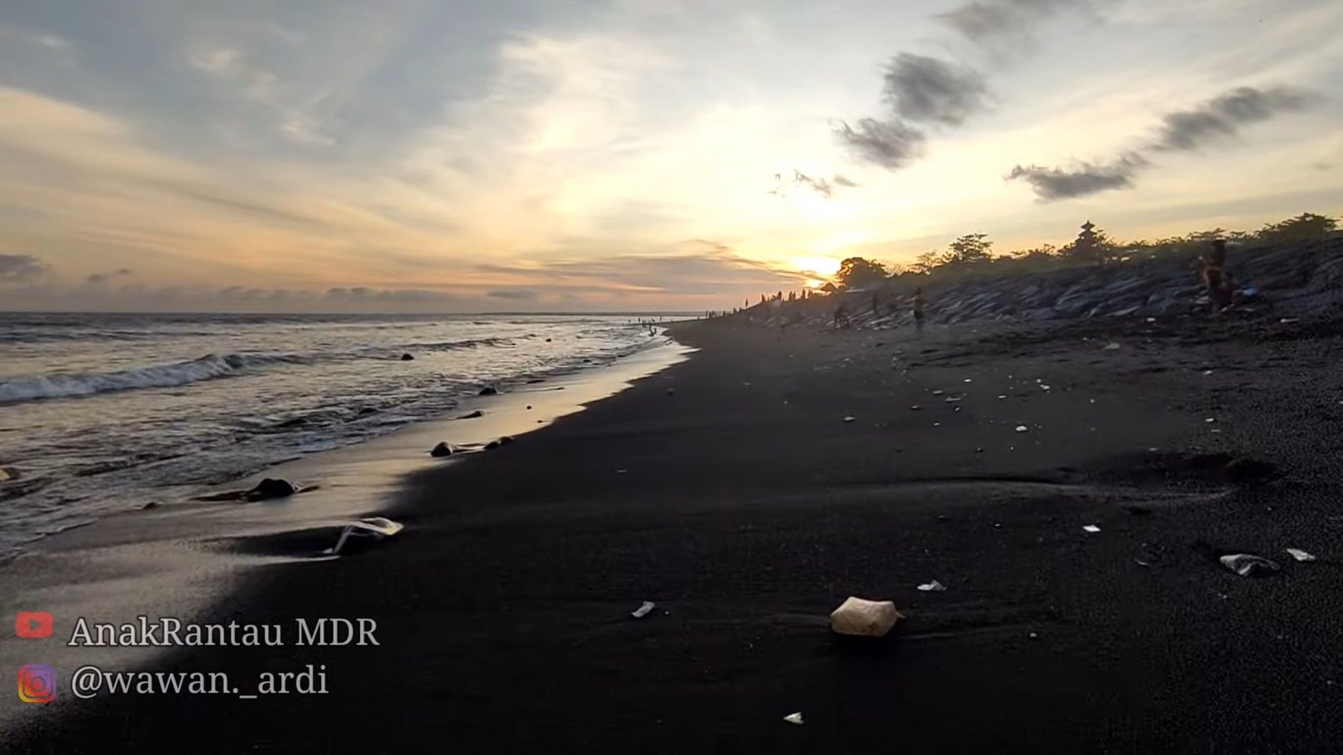 Pantai Watu Klotok.jpg