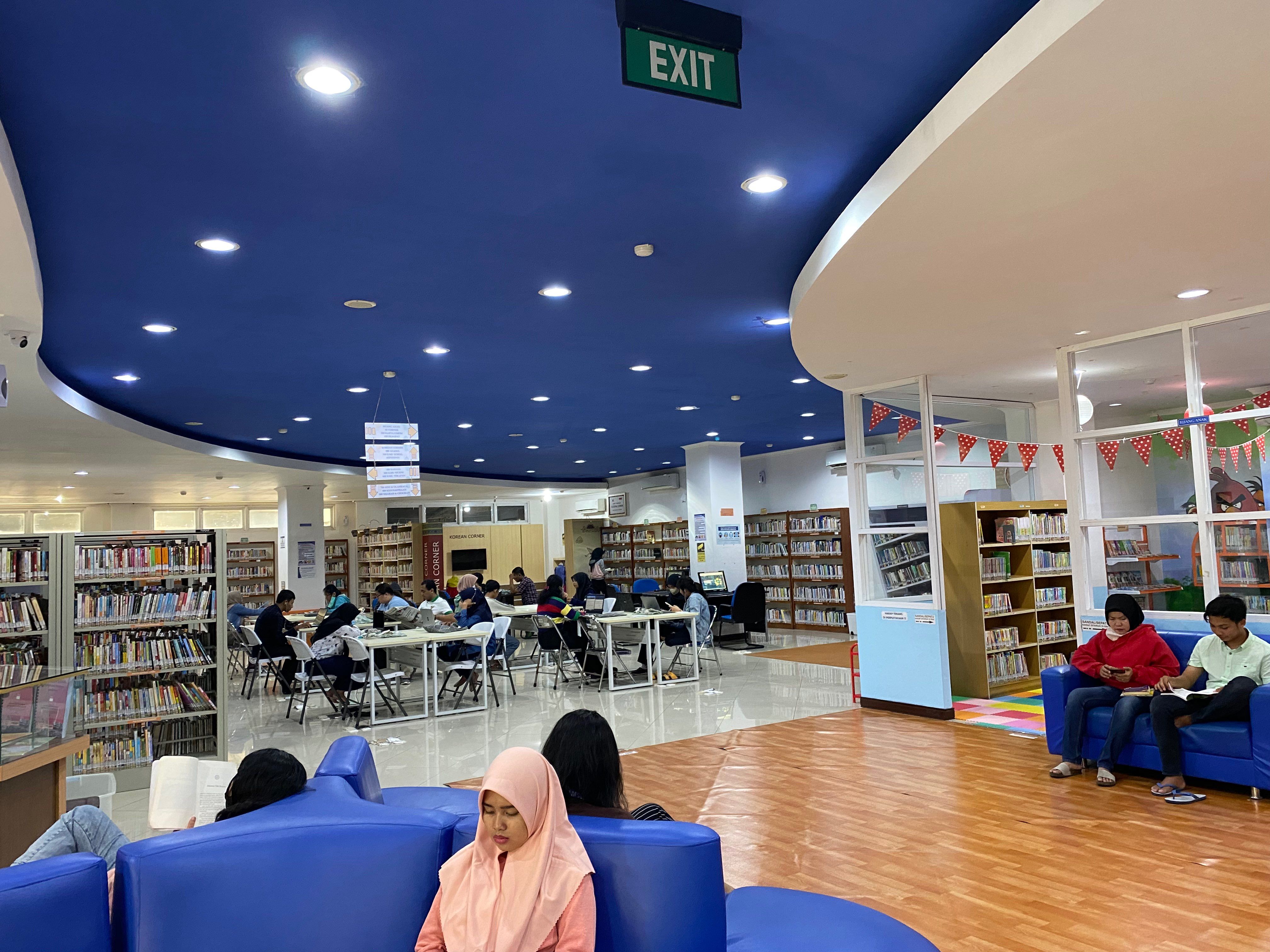 Perpustakaan Balai Pemuda Surabaya.jpeg