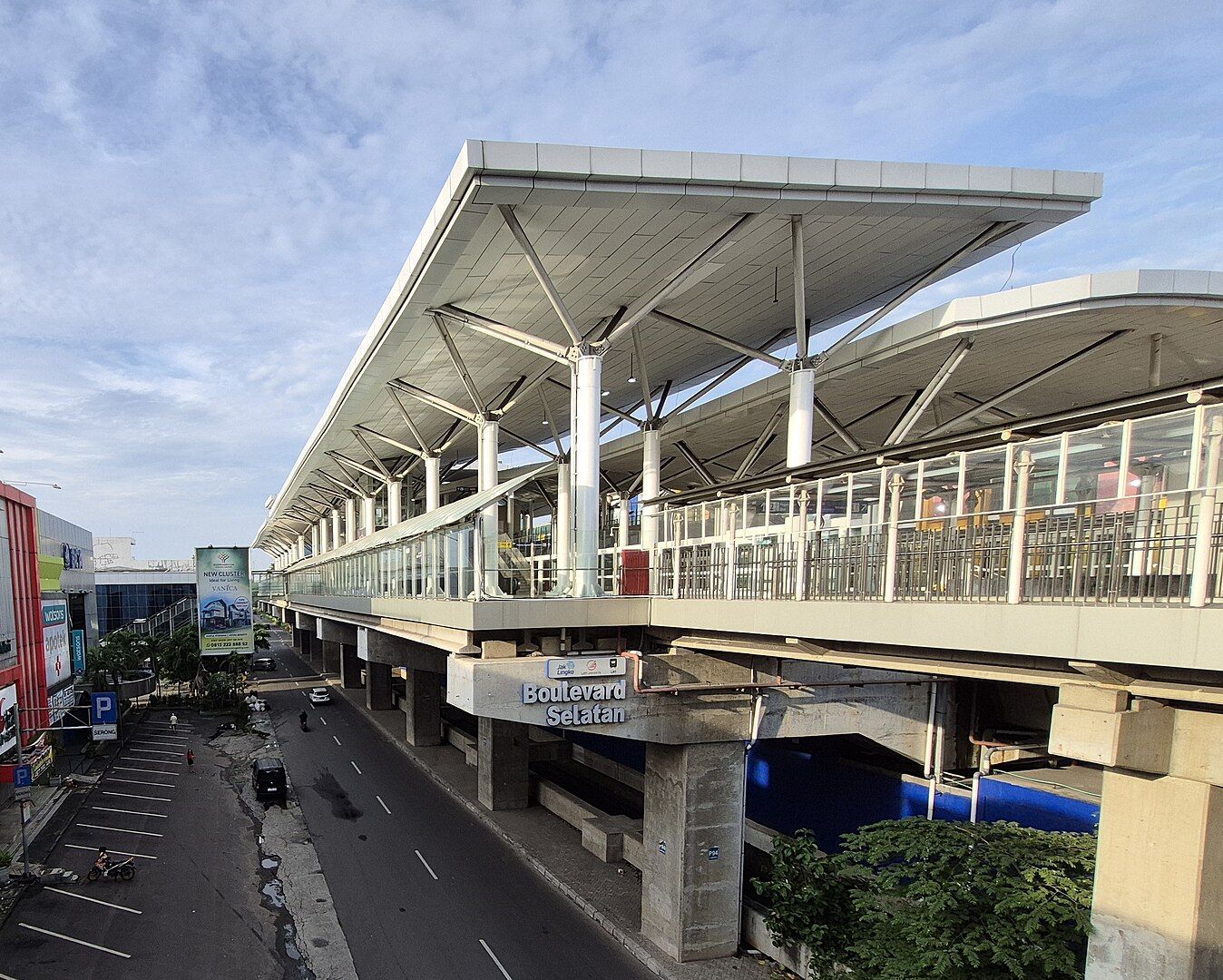 Stasiun LRT Boulevard Selatan