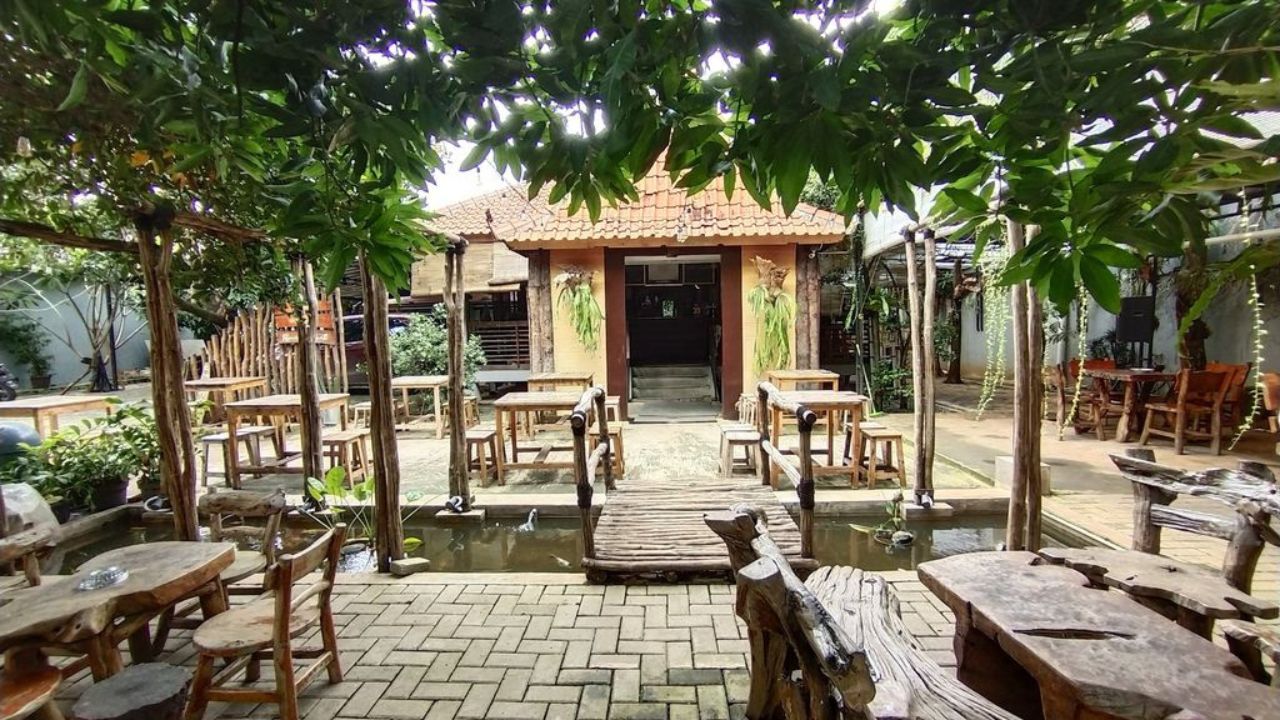 Teras Rumah Nenek.jpg