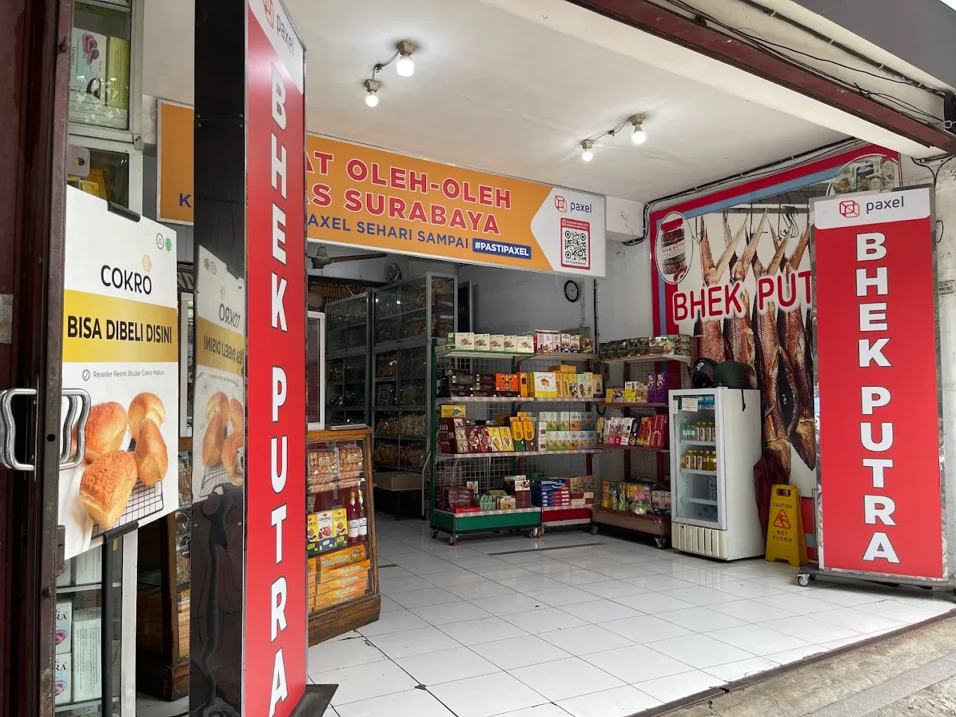 Toko Oleh-oleh Bhek (Genteng Besar).webp