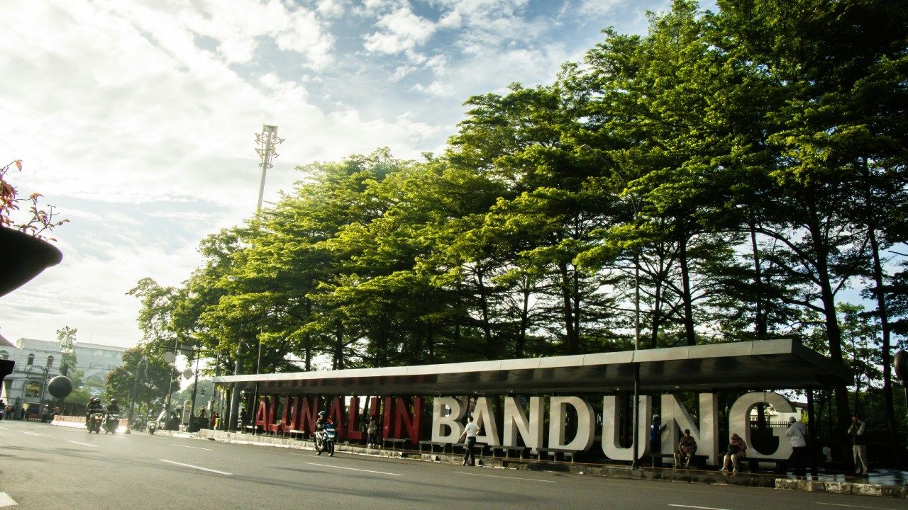 alun alun bandung.jpg