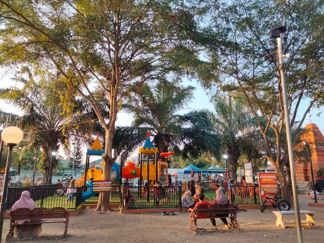 alun alun mojokerto.webp