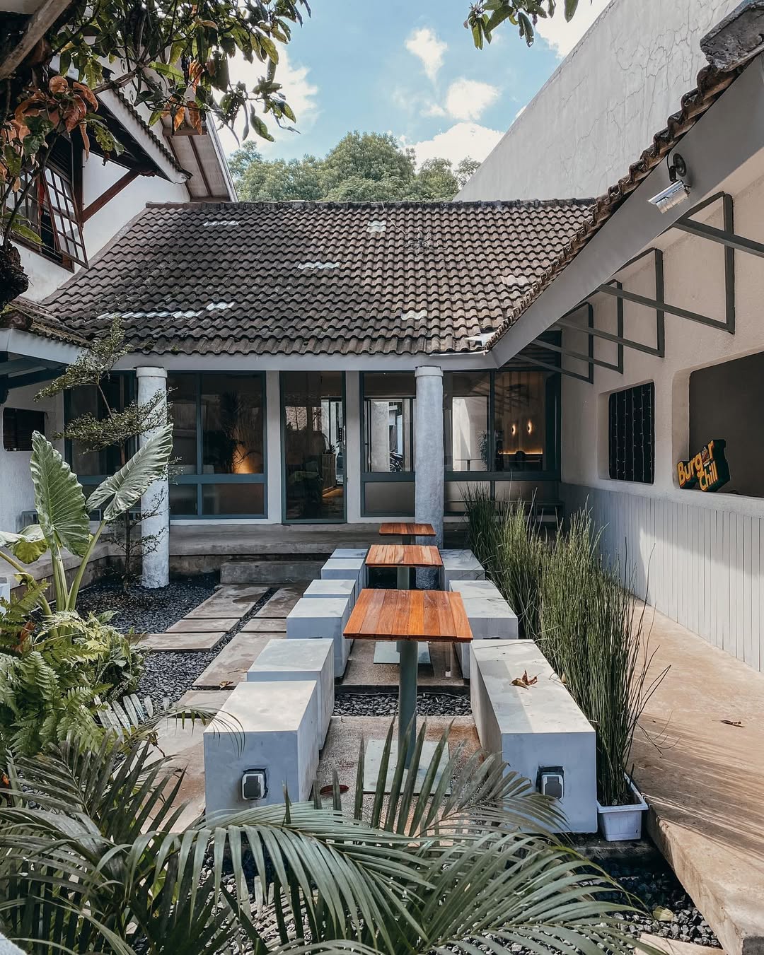 cafe dekat gedung sate, kawan kopi.jpg