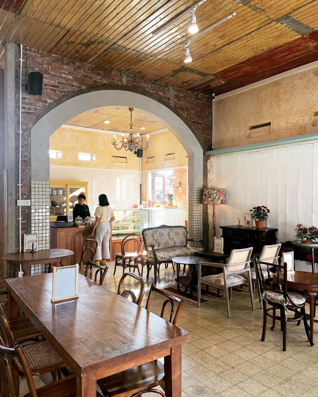 7 Cafe Dekat Stasiun Malang Kota Baru & Estetik