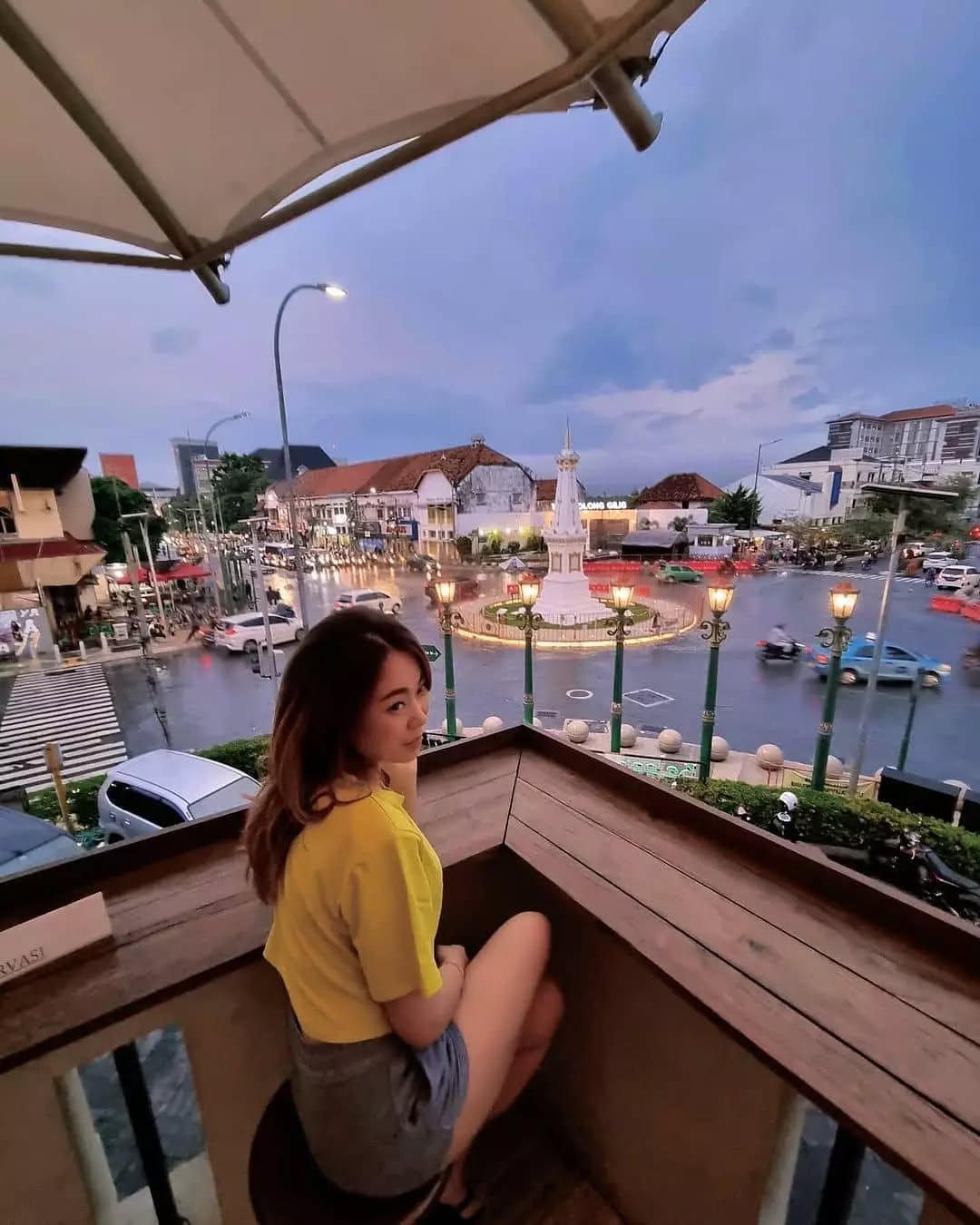 5 Cafe Dekat Tugu Jogja: Murah, View Terbaik, & Cozy (Dekat Stasiun!)