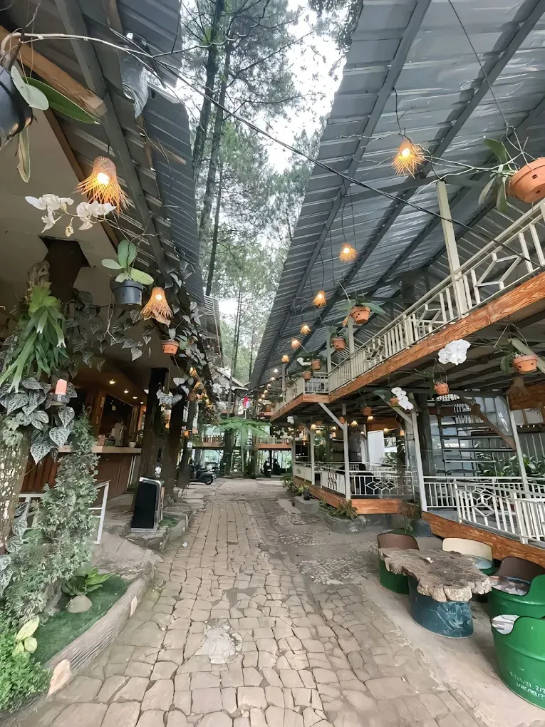 cafe di dlundung trawas, Coffee Oyiend.webp