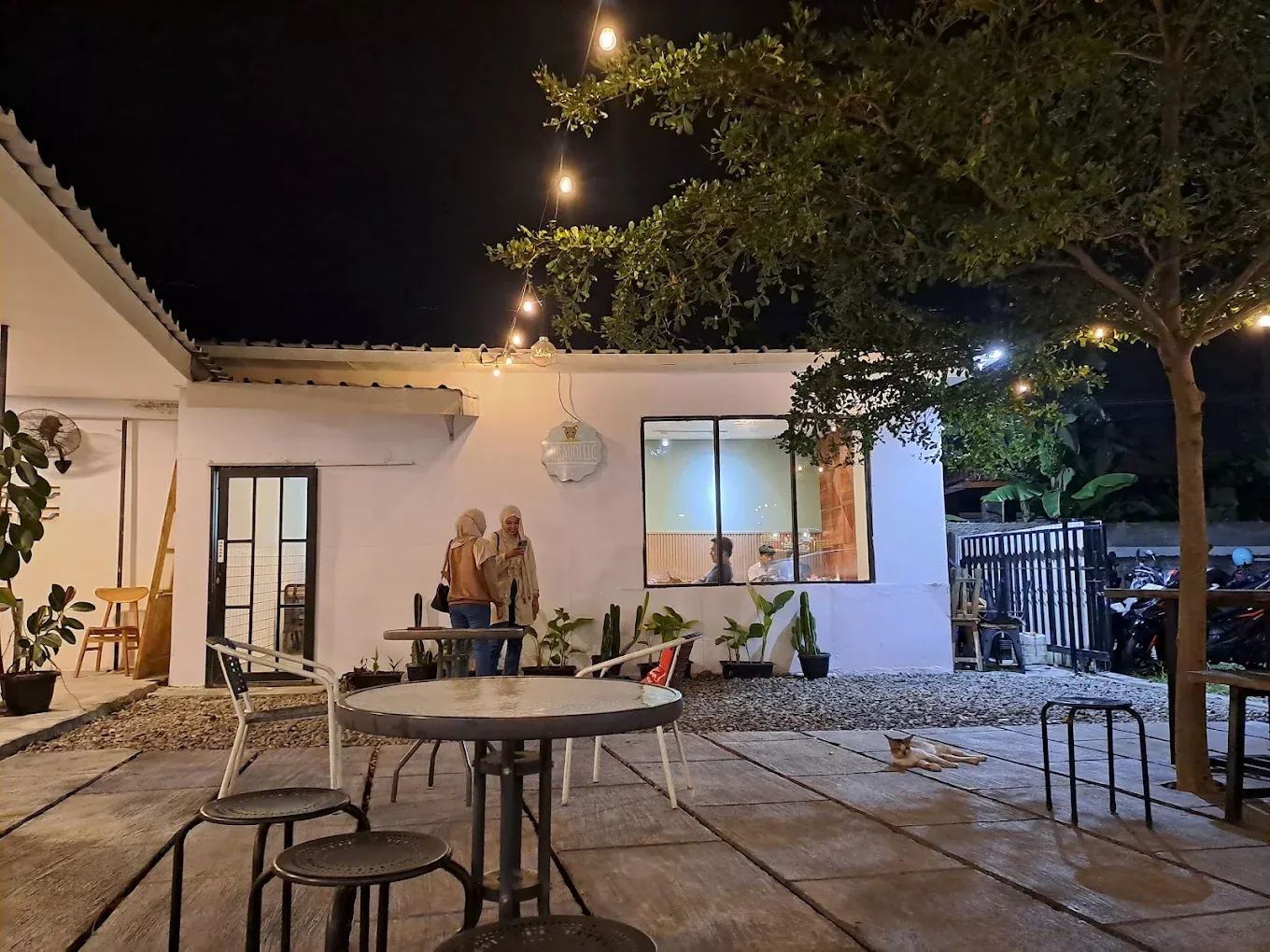 cafe di serang yang murah, sobahollic cafe.webp