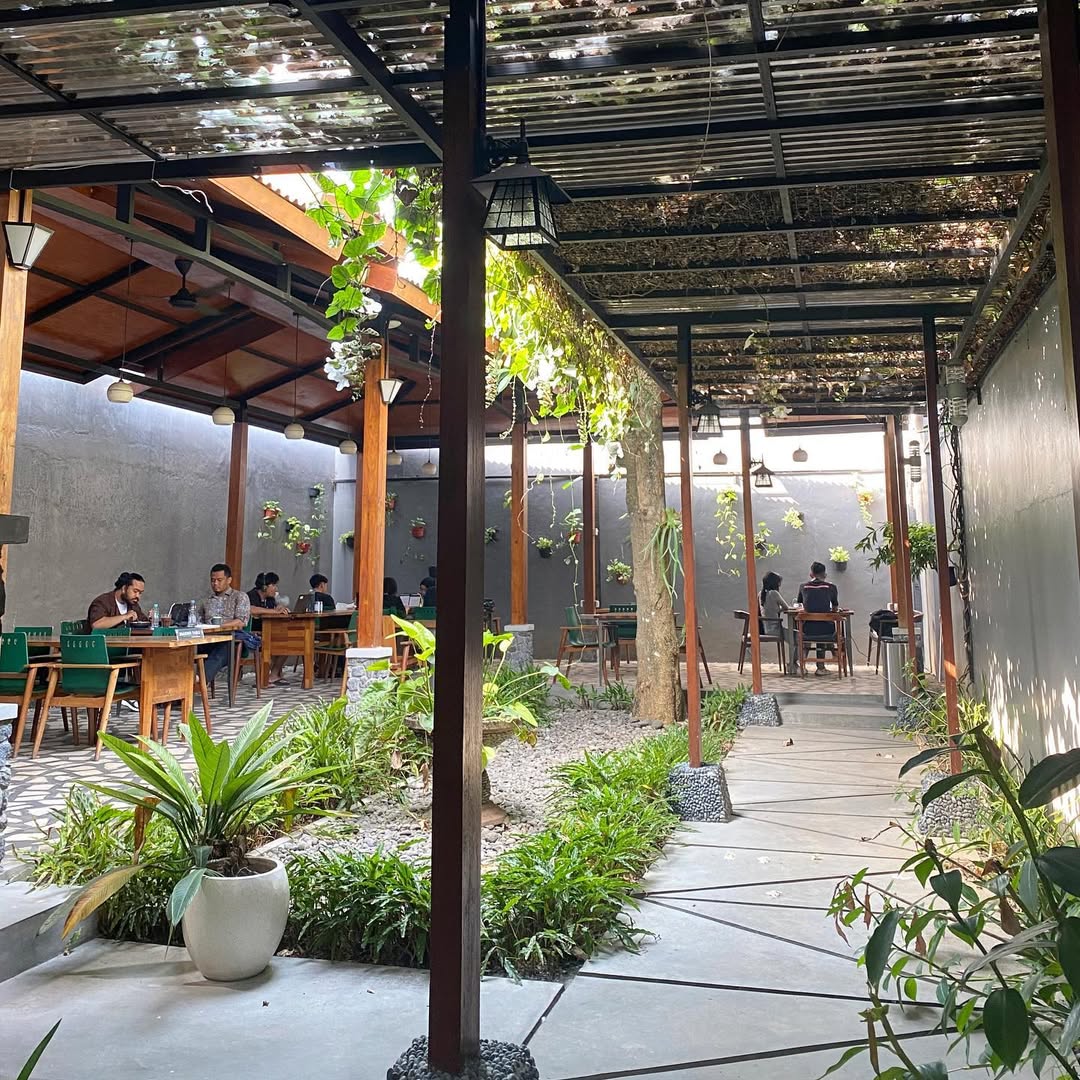 ekologi desk & coffee.jpg