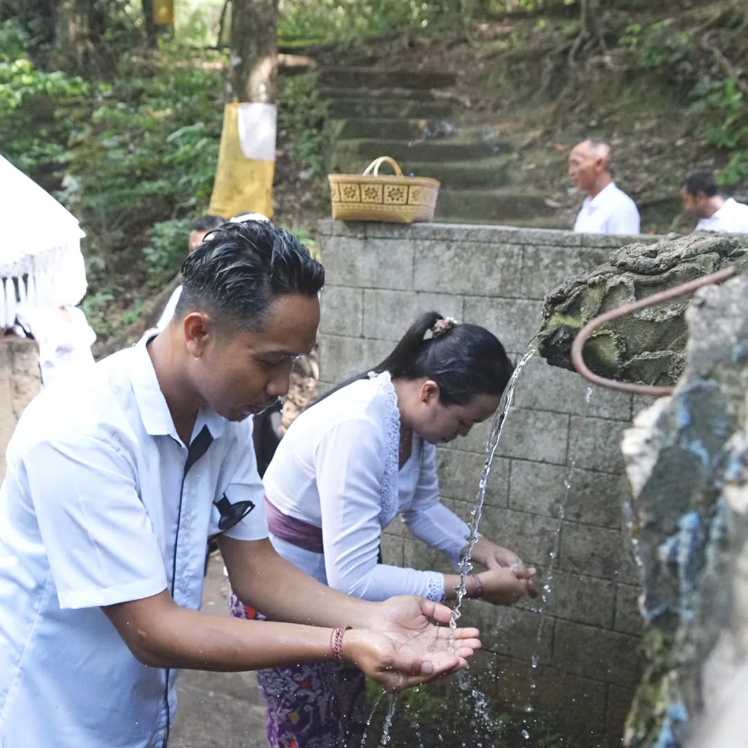 gambar pura jayaprana buleleng.jpg