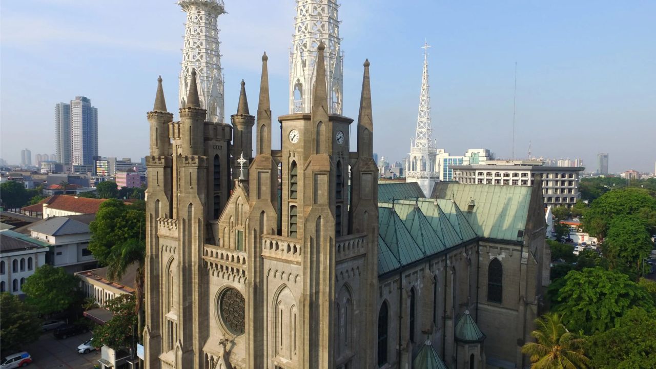 gereja katedral jakarta.jpg