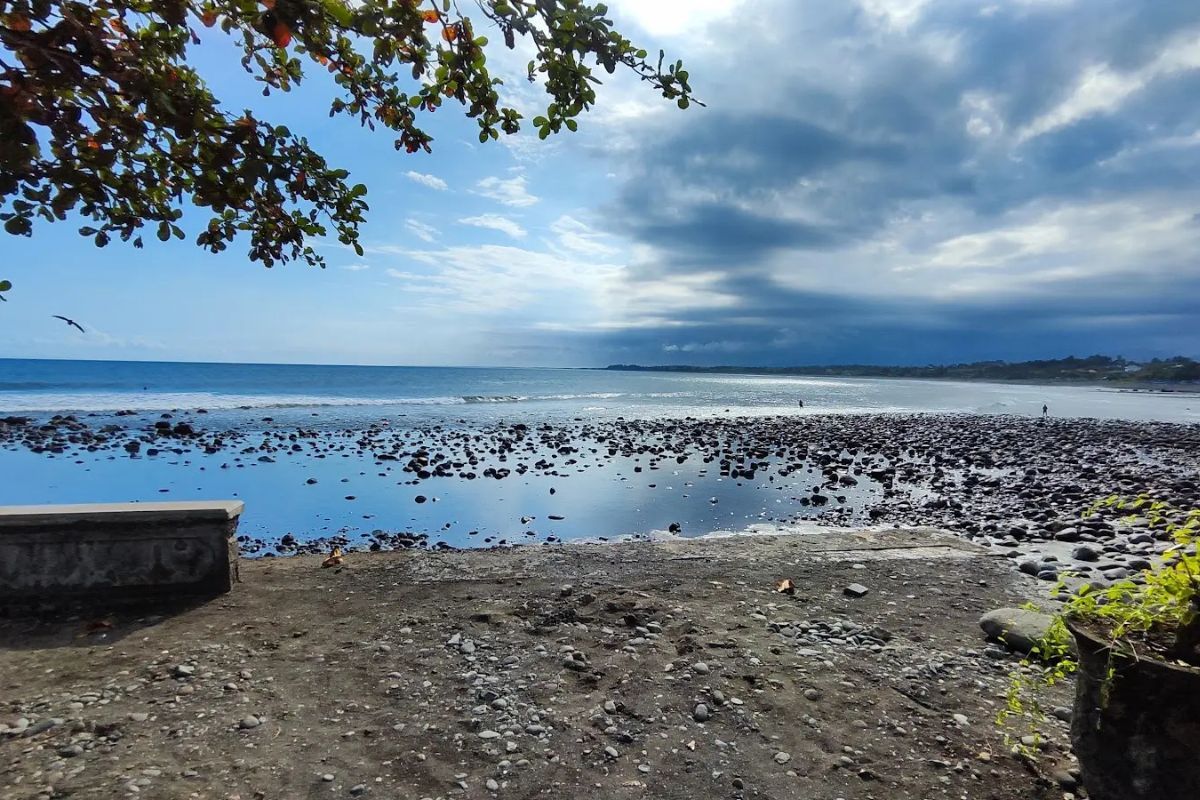 harga tiket masuk pantai medewi