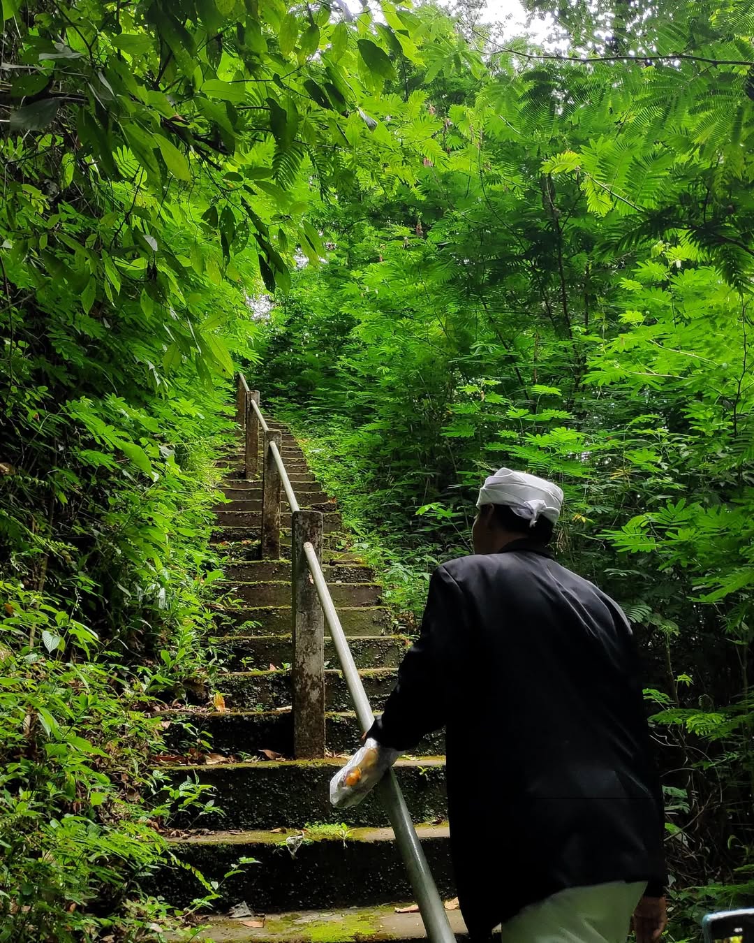 jalan pura bukit sinunggal.jpg