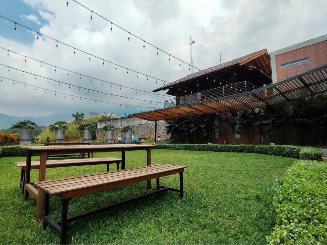 kafe nuansa alam di bogor, kopi nako kebon jati.jpg