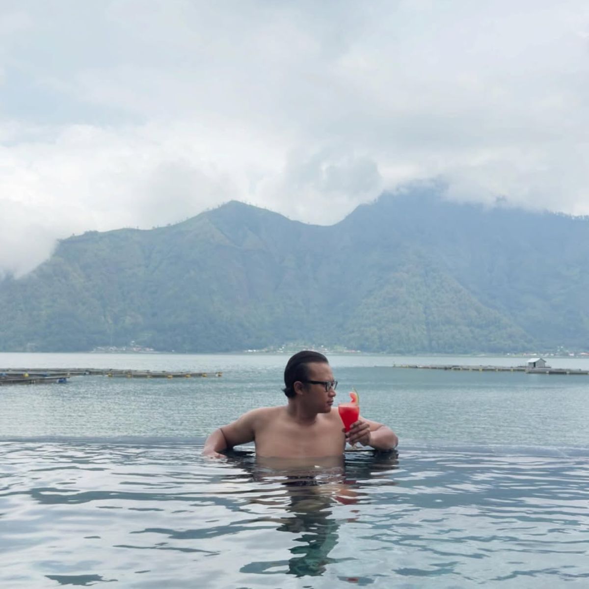 kolam air panas toya devasya