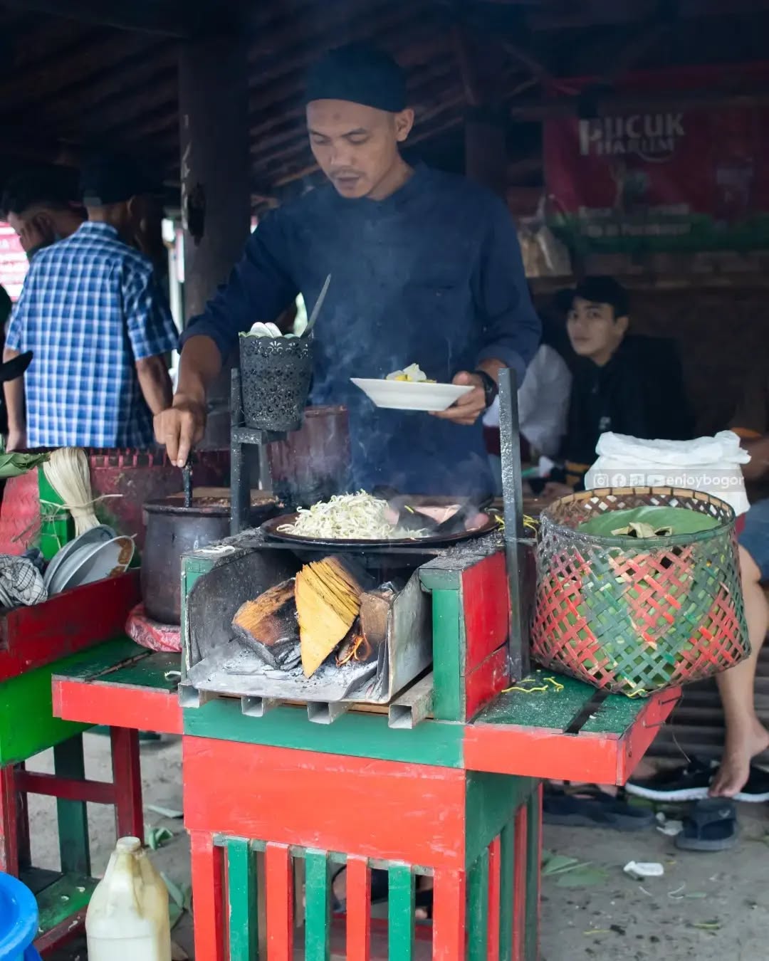kuliner bogor dekat stasiun, toge goreng pak abung.jpg