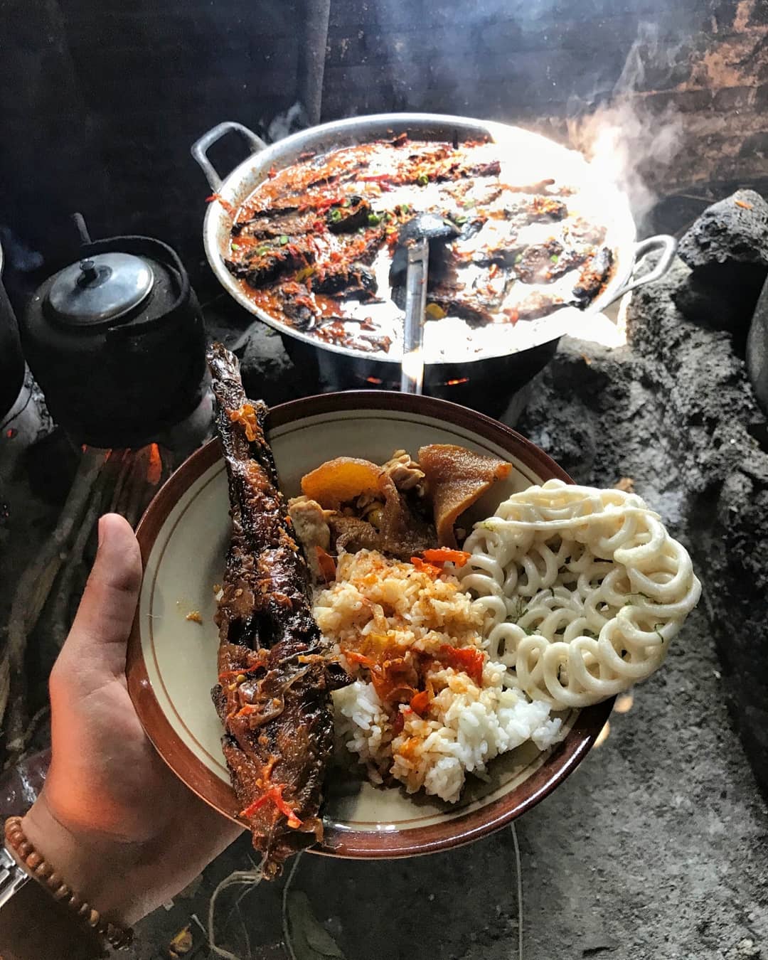 kuliner di magelang dekat borobudur, mangut lele mbah marto.jpg