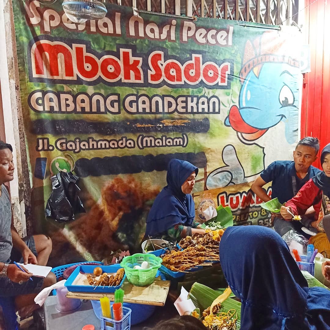 kuliner sekitar simpang lima semarang, nasi pecel mbok sador.jpg