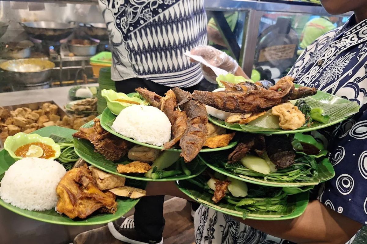 menu dan harga nasi tempong indra bali (Google Reviews @彭靜).jpg