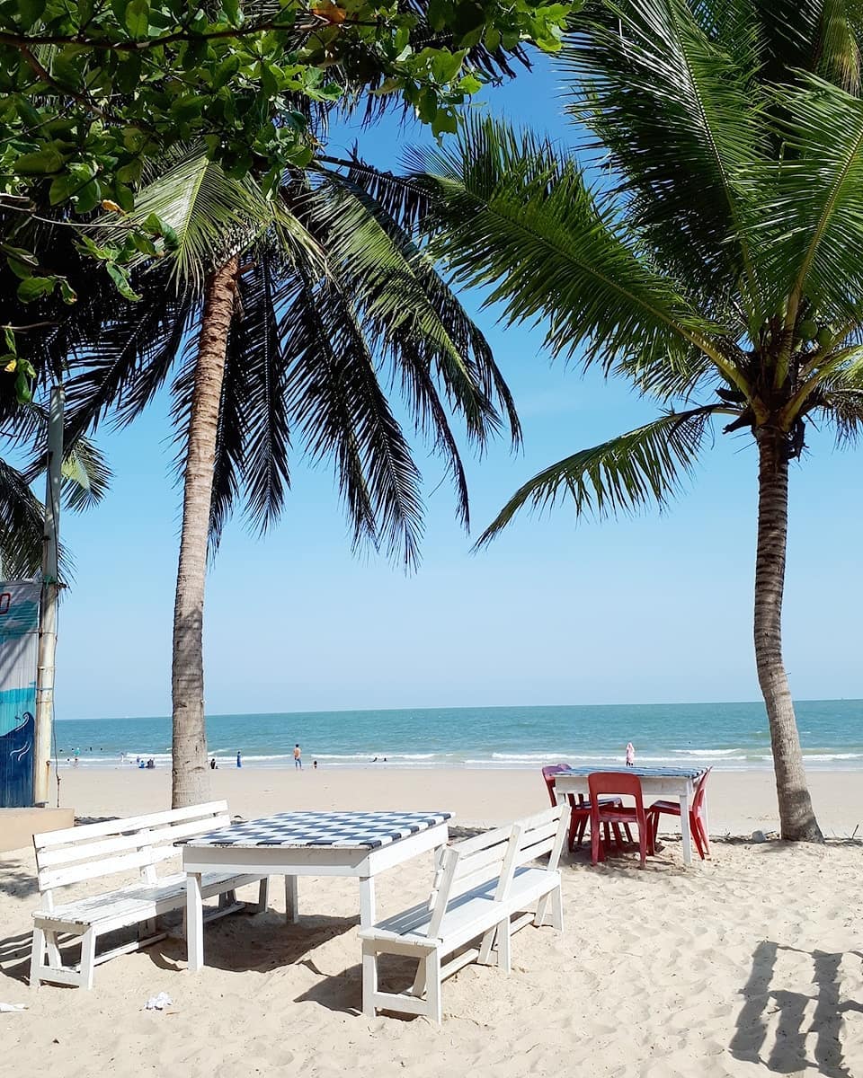 pantai kemala balikpapan.jpg