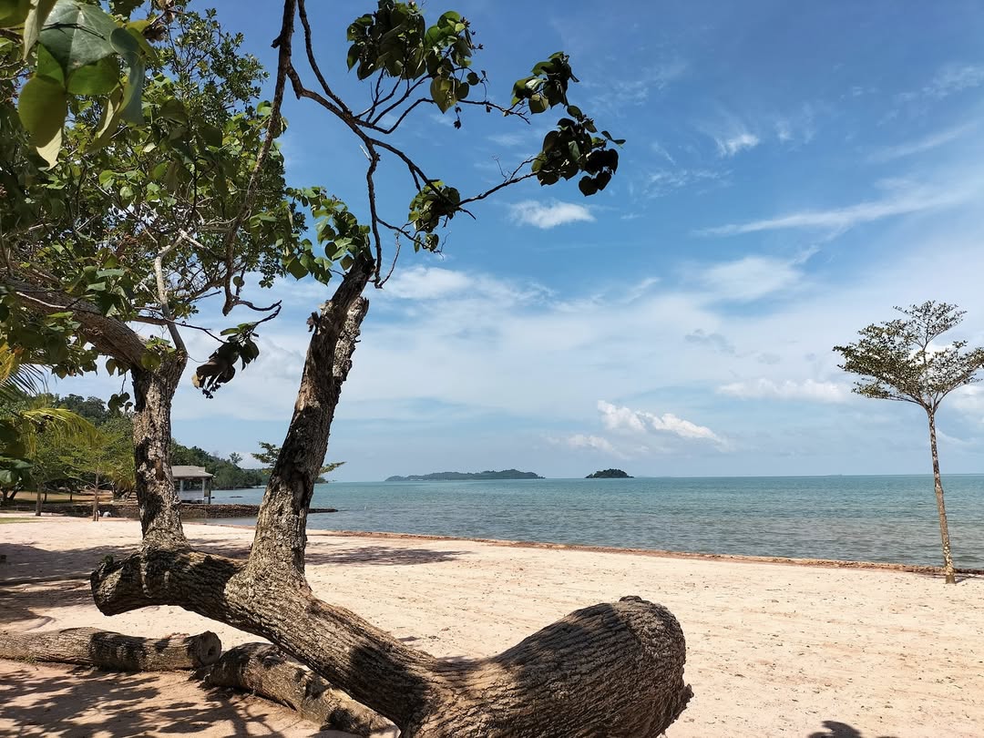 pantai melayu batam.jpg