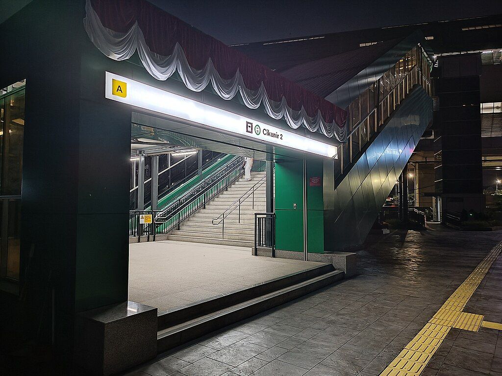 Stasiun LRT Cikunir 2