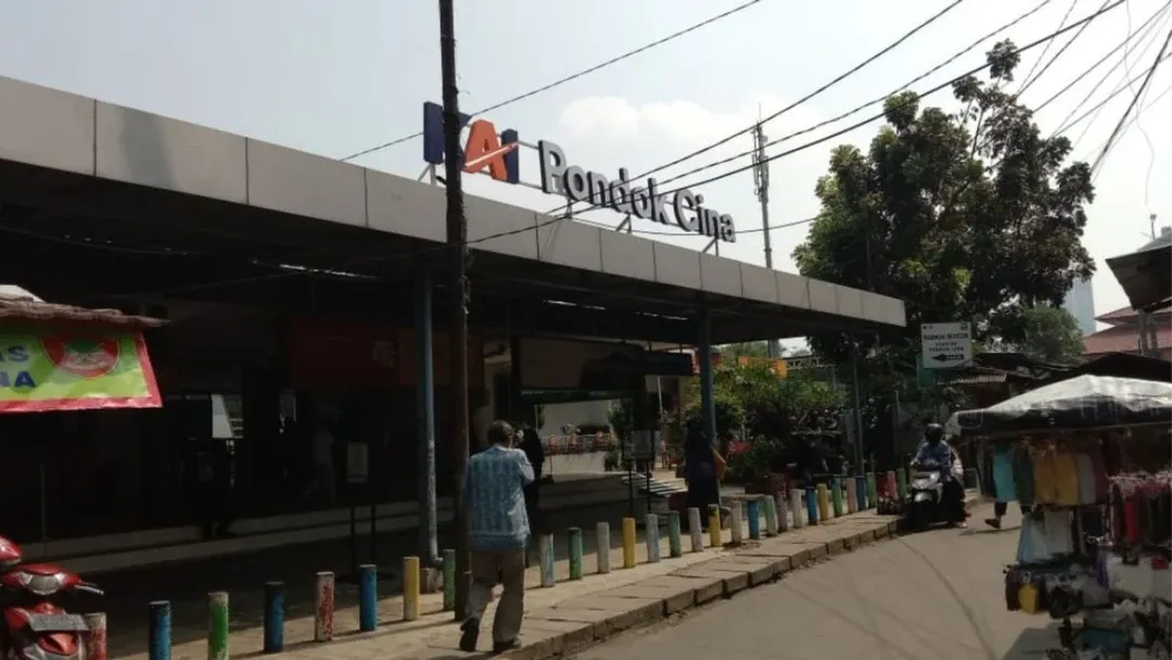 Stasiun Pondok Cina