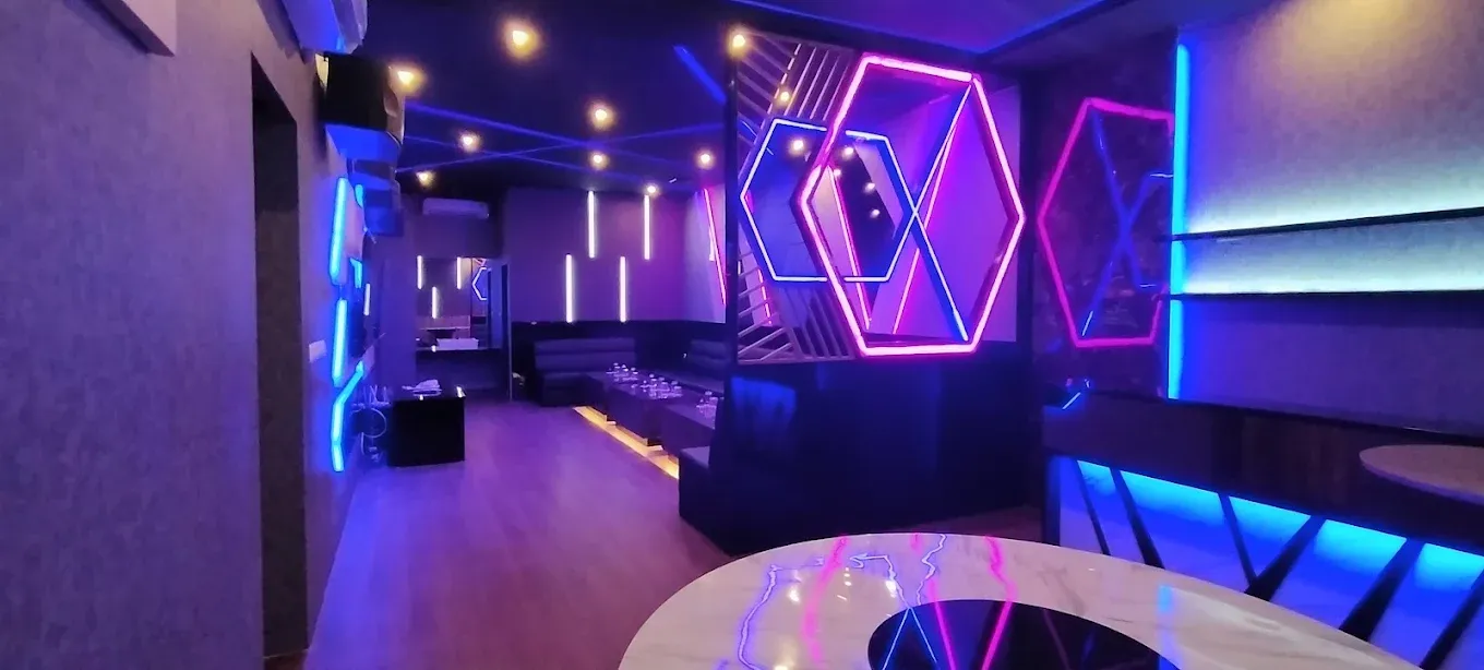 tempat karaoke di cikarang, vip ktv & sky lounge.webp
